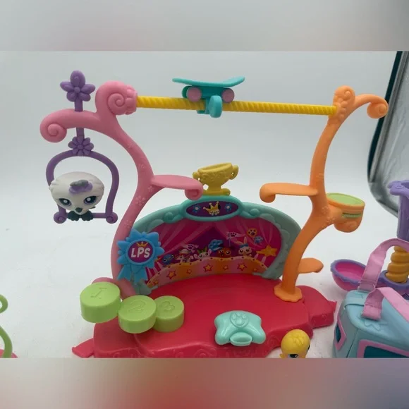 Littlest Pet Shop LPS lot of 39 includes rare Collie and other pets